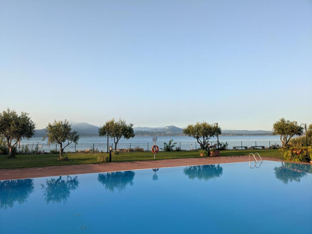 Vista - Lake & Pool سيرمِيوني المظهر الخارجي الصورة